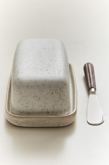 STONEWARE BUTTER DISH - Oyster-white by Zara