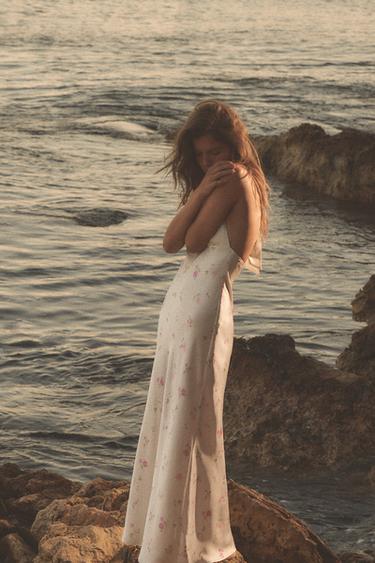 ROBE MIDI SATINÉE À FLEURS - Blanc / Rose de Zara - Image 4