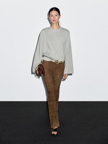 Camiseta oversize detalle bolsillos - Gris vigoré de Zara - Imagen 0