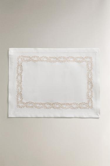 EMBROIDERED SATEEN PLACEMAT - Ecru by Zara