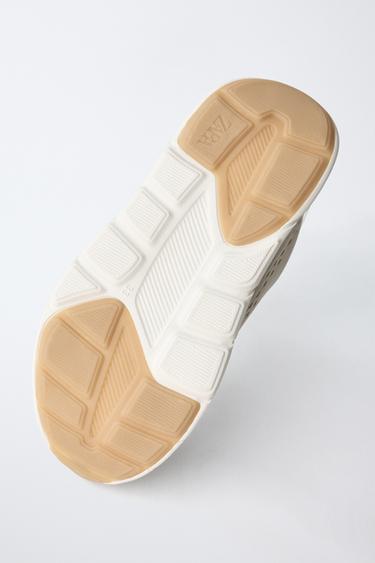 BASKET DE SPORT AVEC DÉTAIL SEMELLE - Blanc écru de Zara - Image 7