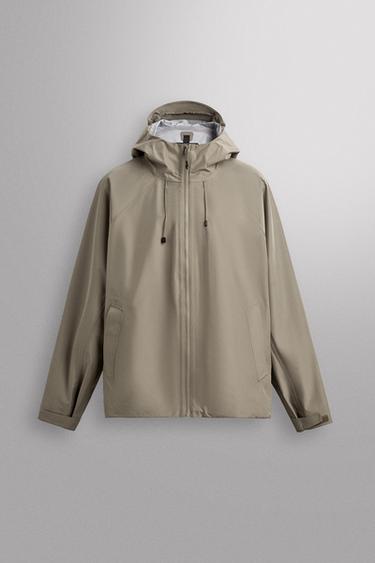 JAQUETA TÉCNICA SHELL AARON LEVINE X ZARA - Verde-médio da Zara