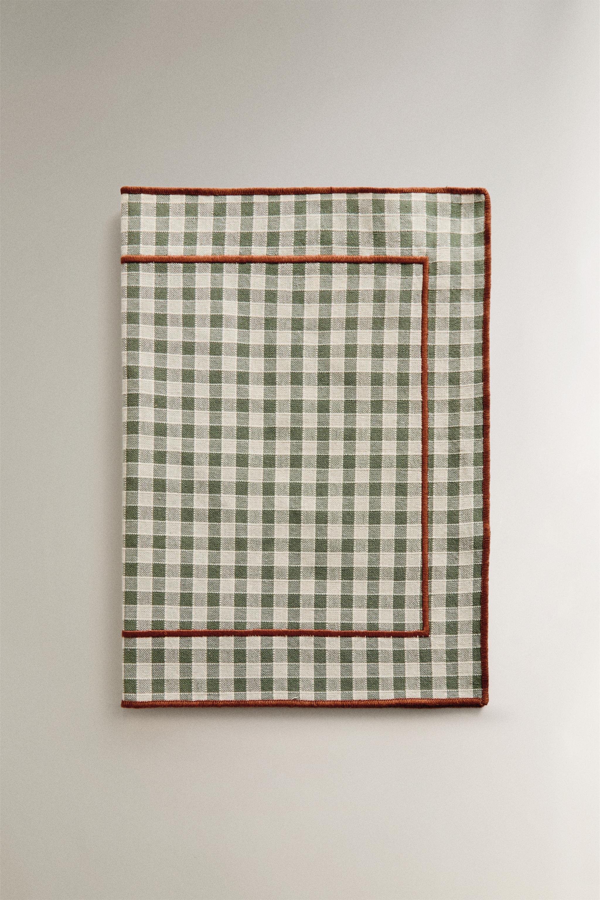 CHECK AND TOPSTITCHED PLACEMAT — Green