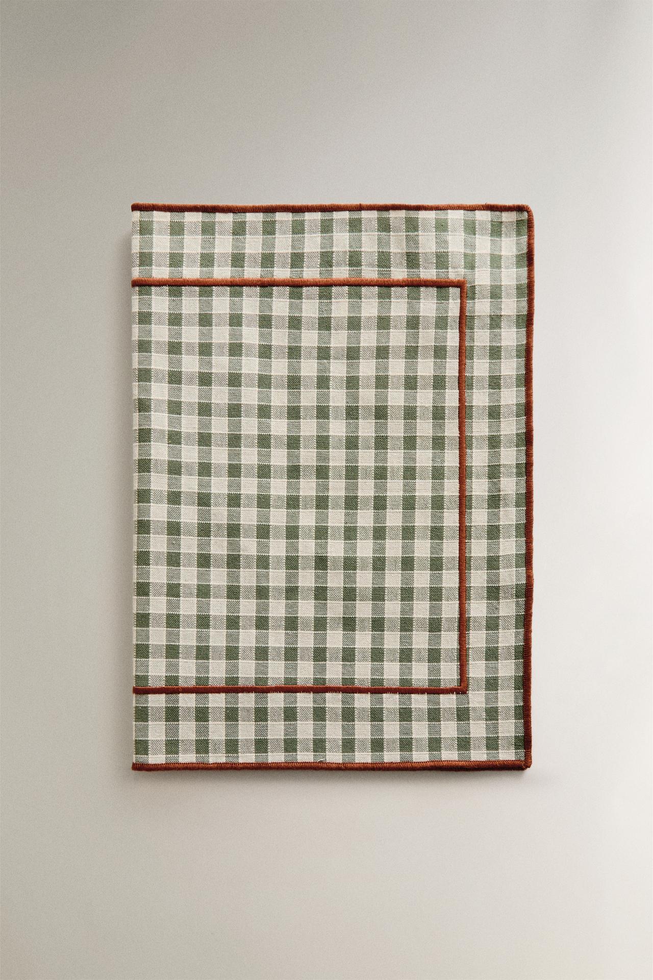CHECK AND TOPSTITCHED PLACEMAT — Green