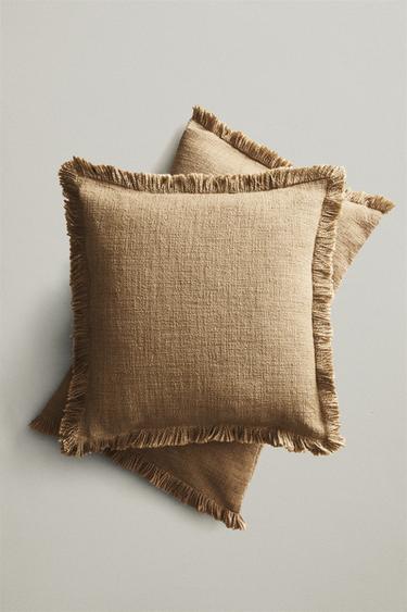 CAPA DE ALMOFADA COM FRANJAS - Areia da Zara