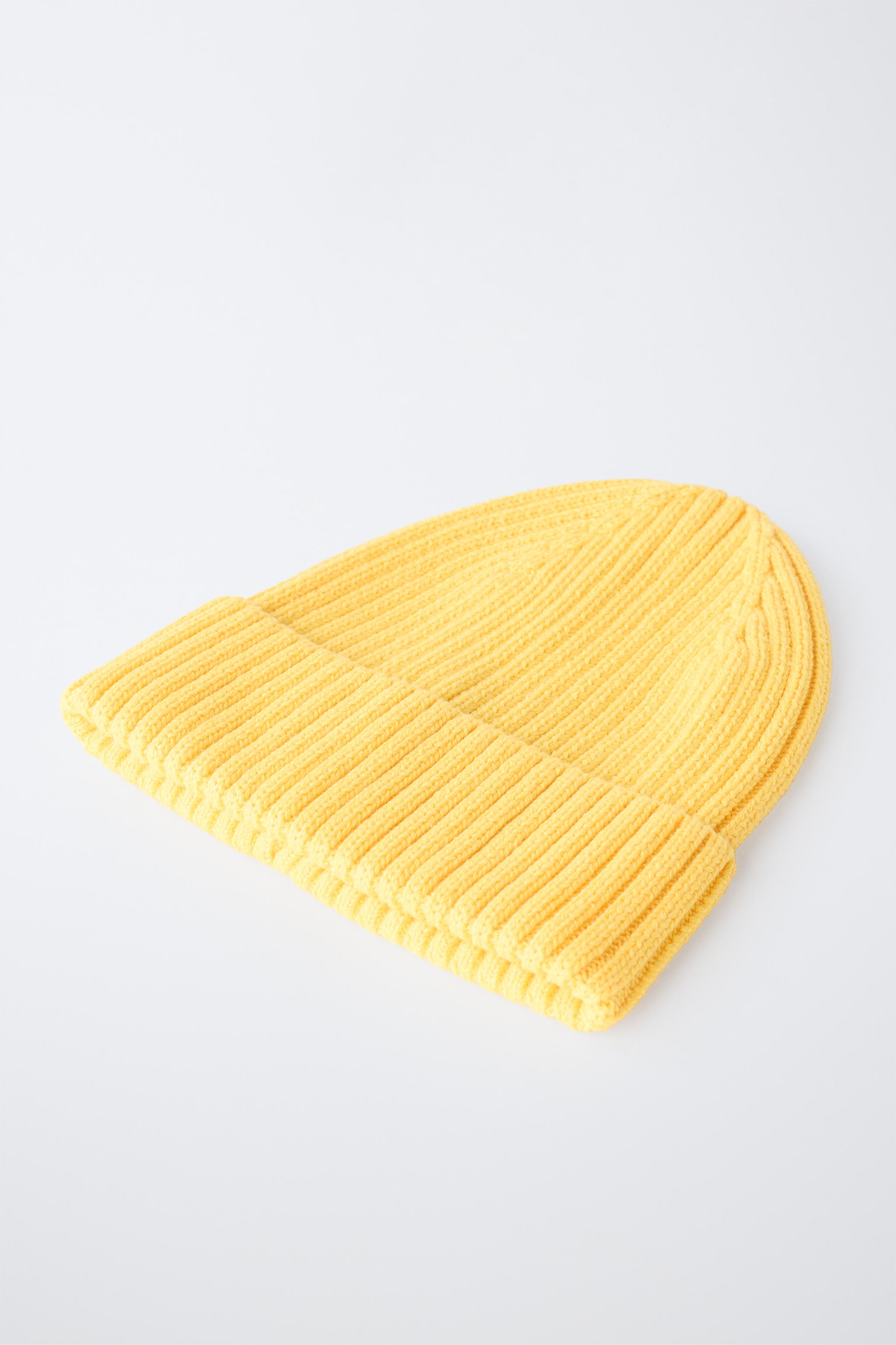 KNIT HAT — Yellow