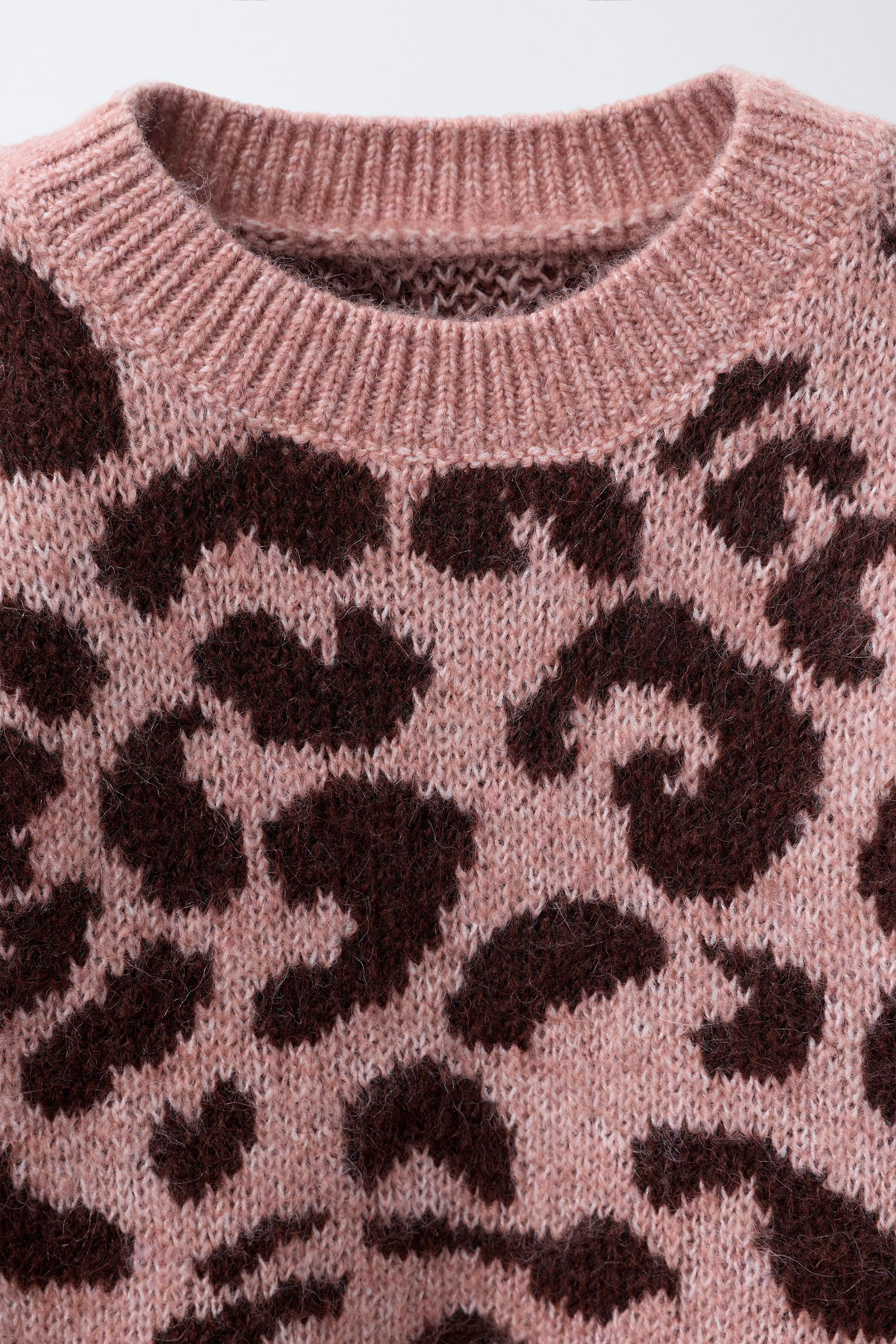ANIMAL PRINT KNIT SWEATER