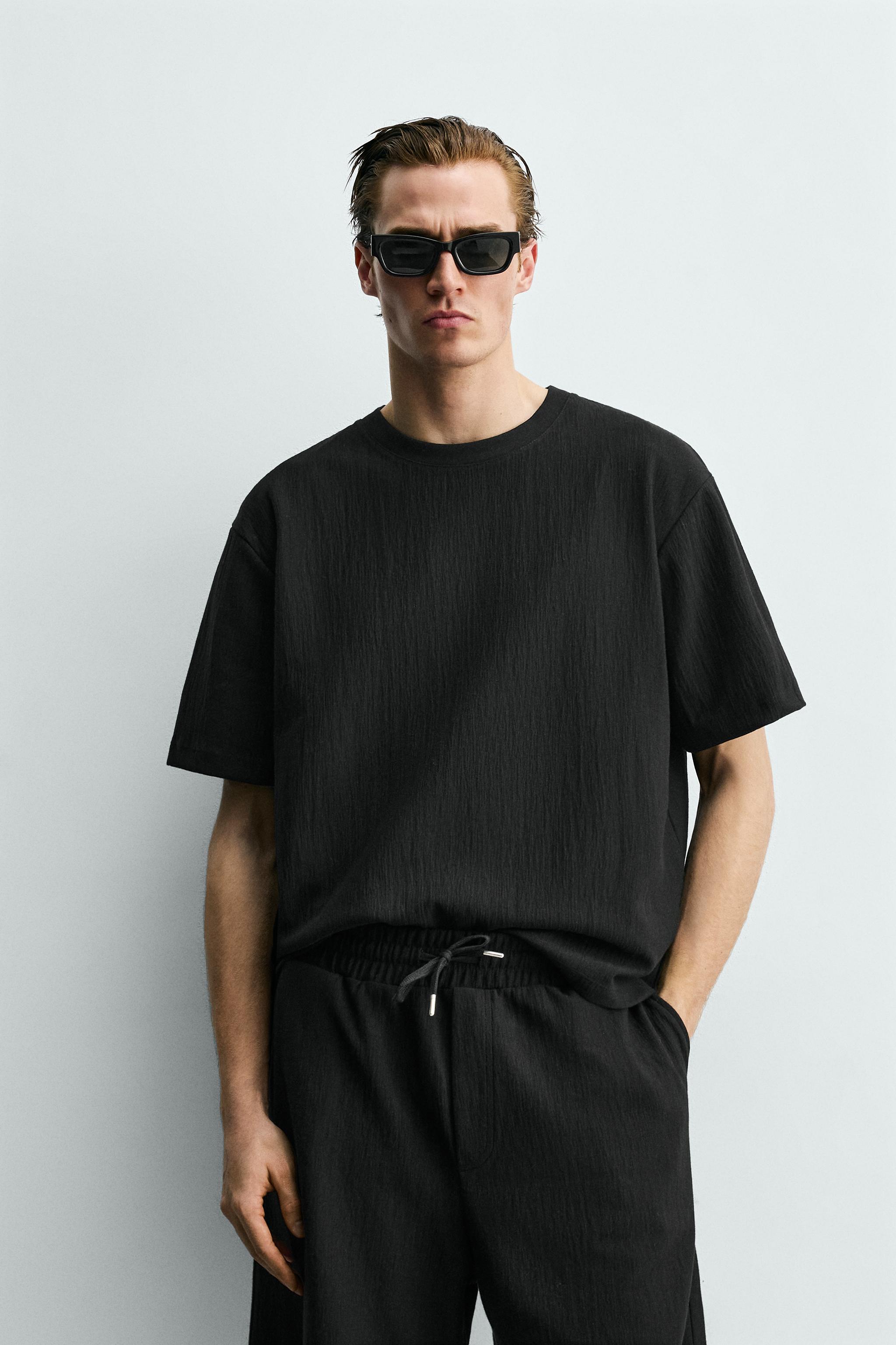 RELAXED FIT TEXTURED T-SHIRT — Black