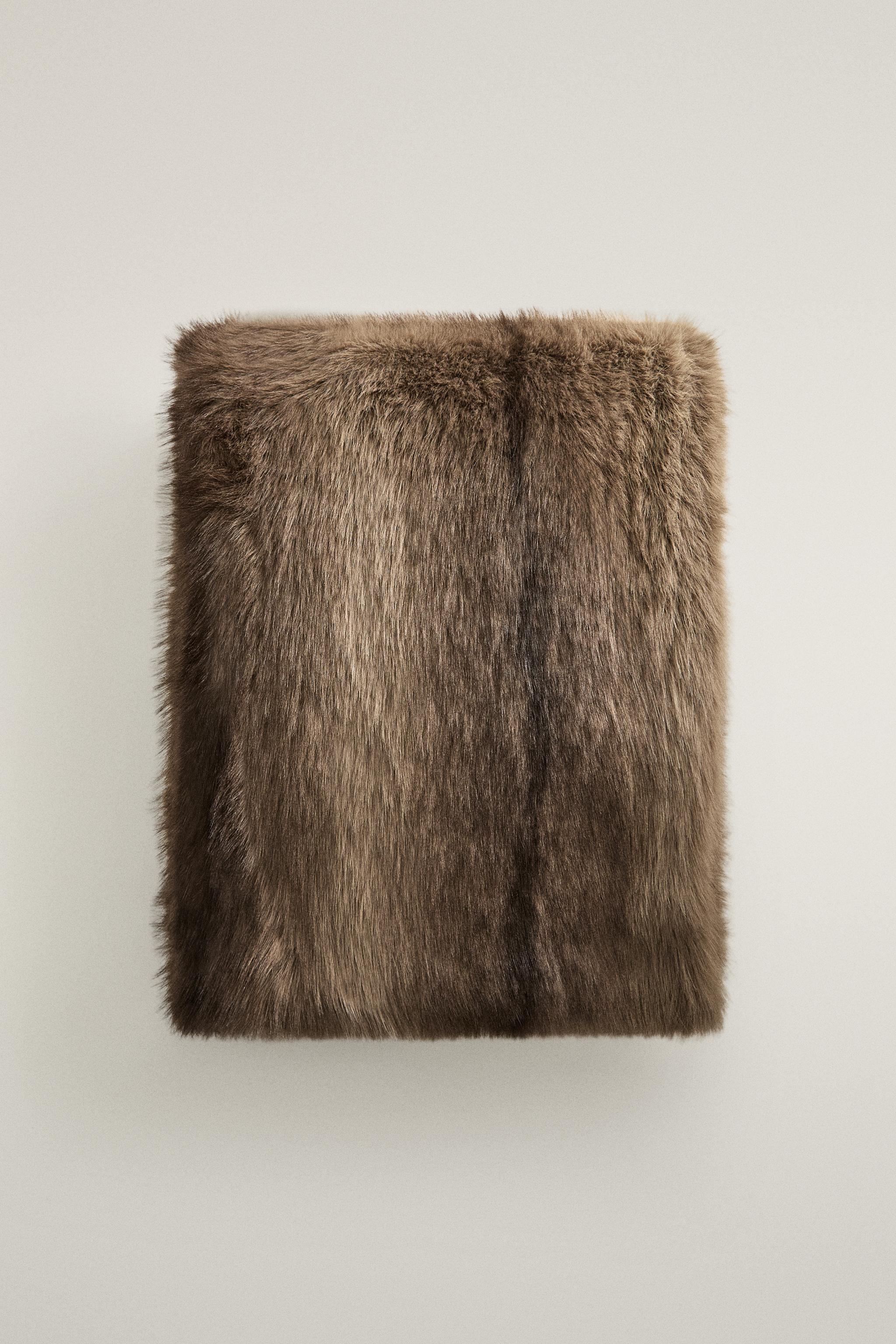 COUVERTURE FOURRURE RAYURES