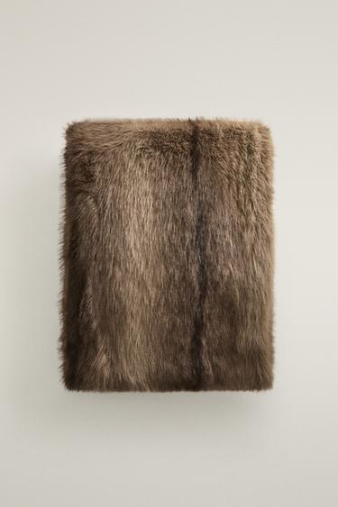 STRIPED FUR BLANKET — Taupe gray 1