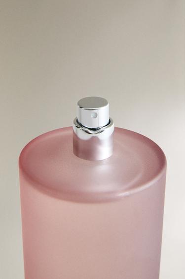 (200 ML) DÉSODORISANT TEXTILE BLOOMING MAGNOLIA - Noir / Écru de Zara - Image 3