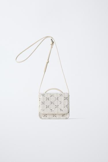 حقيبة كروس بودي بالترتر - أبيض صدفي الخاص بـ Zara