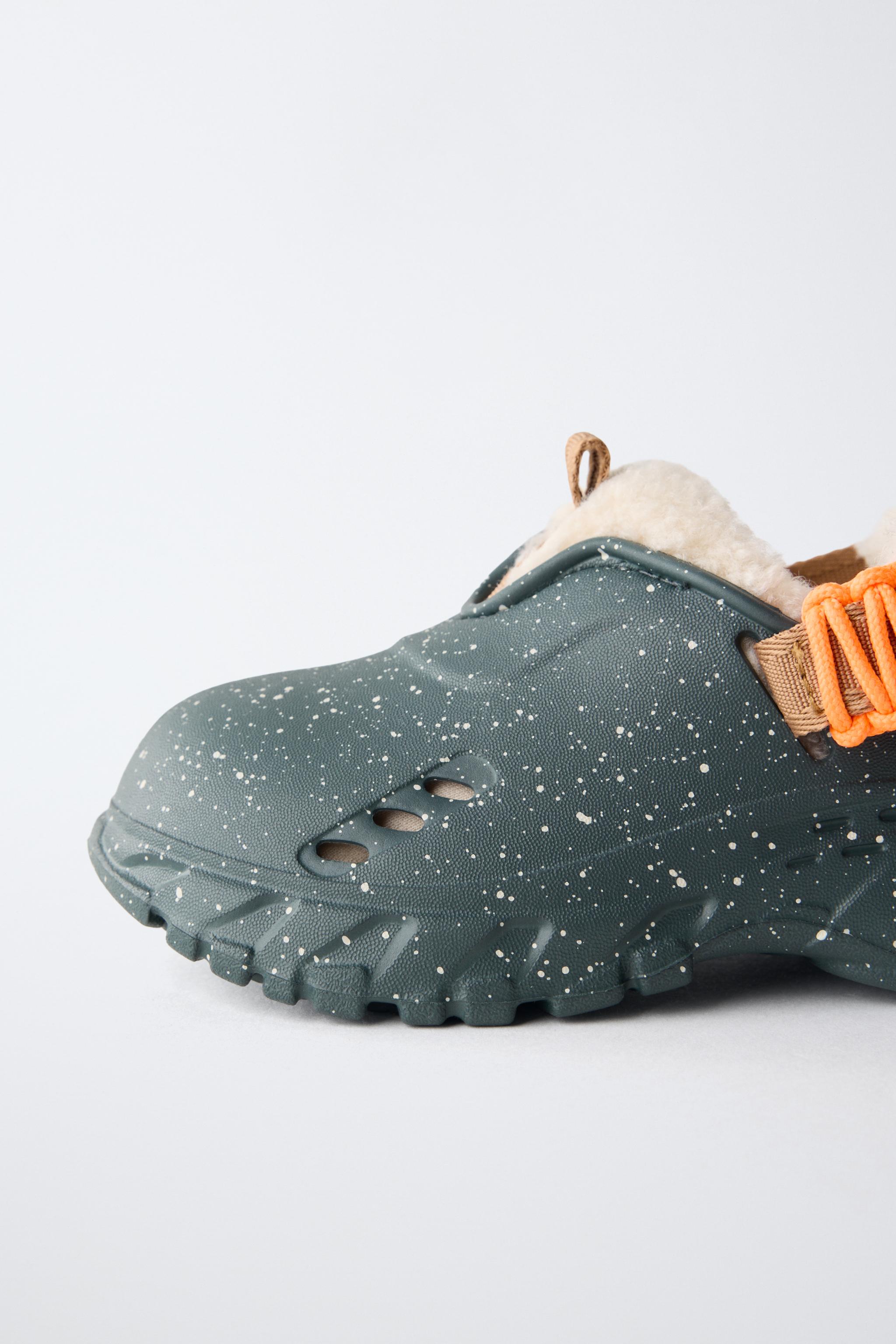 FAUX SHEARLING CLOGS
