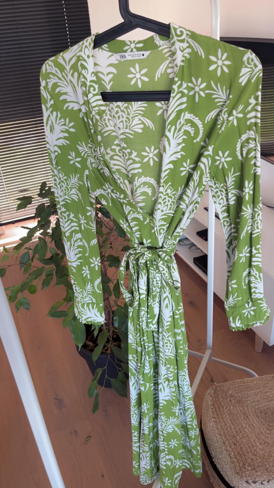 PRINTED DRESS WITH BELT - Image 2