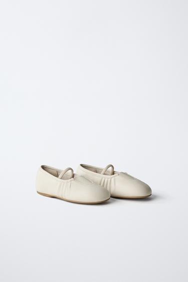 BAILARINA PIEL - Blanco de Zara