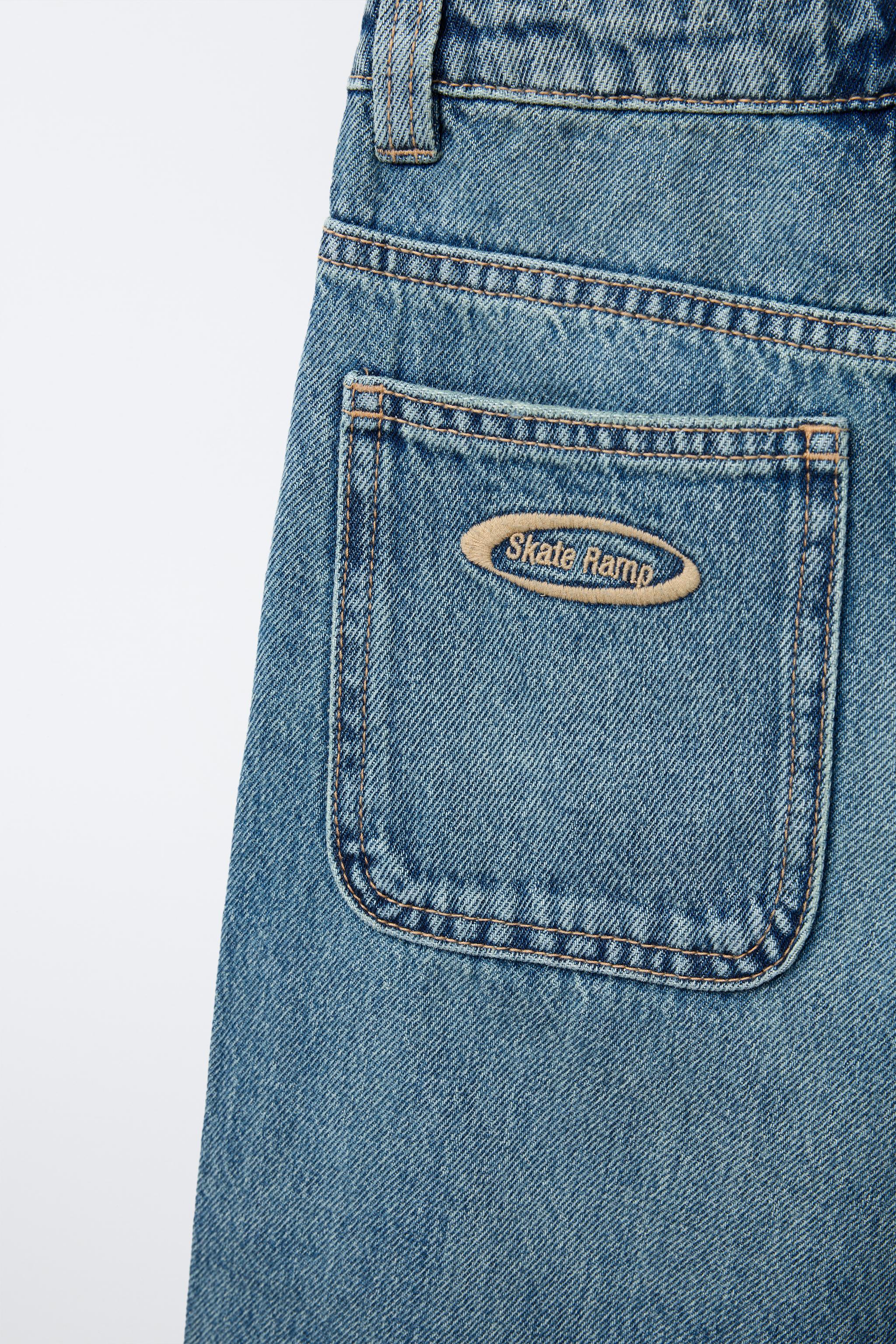 BERMUDA EN DENIM COUPE AMPLE