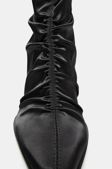 STIEFELETTE MIT RAFFUNGEN UND SATIN-EFFEKT - Schwarz von Zara