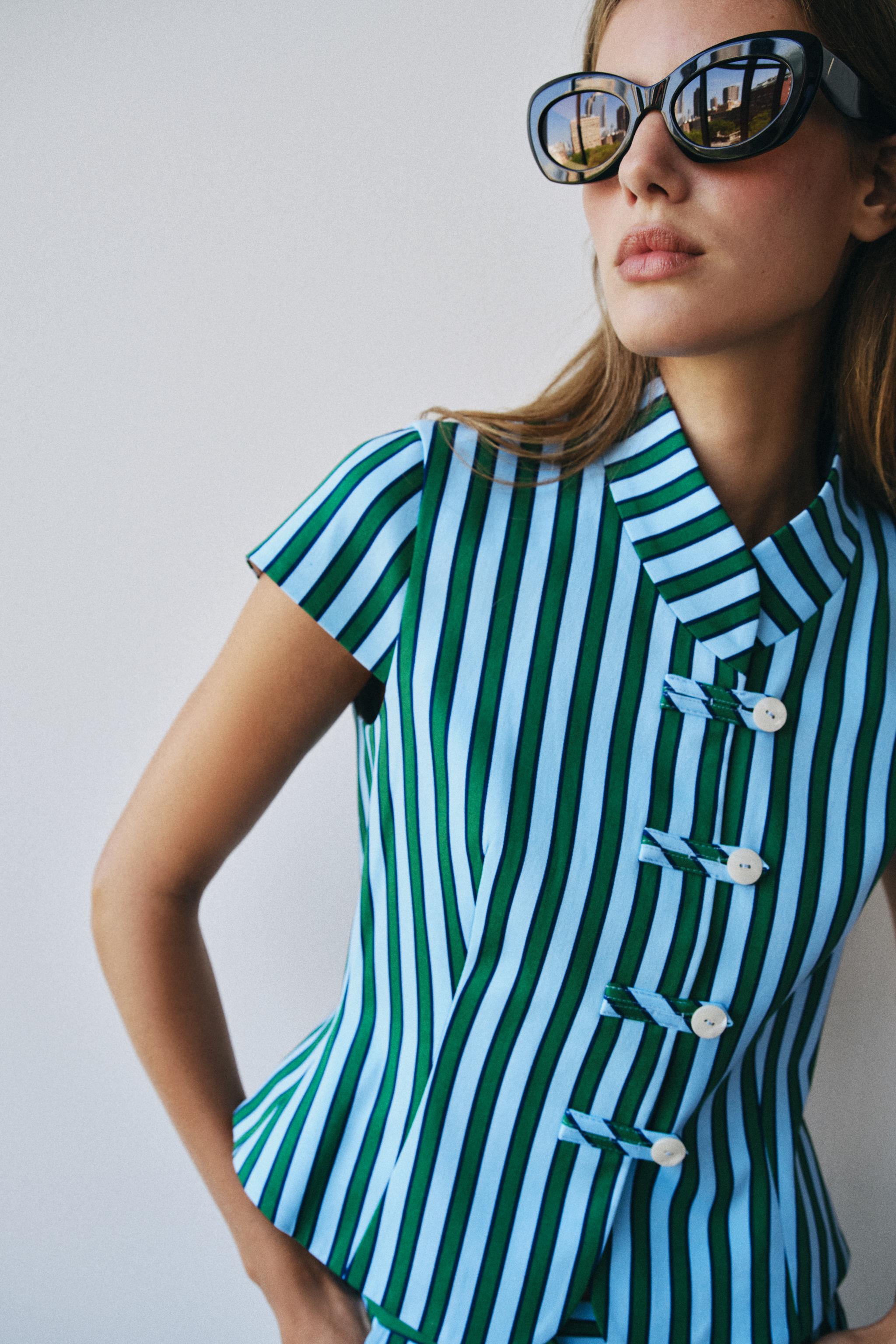 STRIPED FROG FASTENING TOP