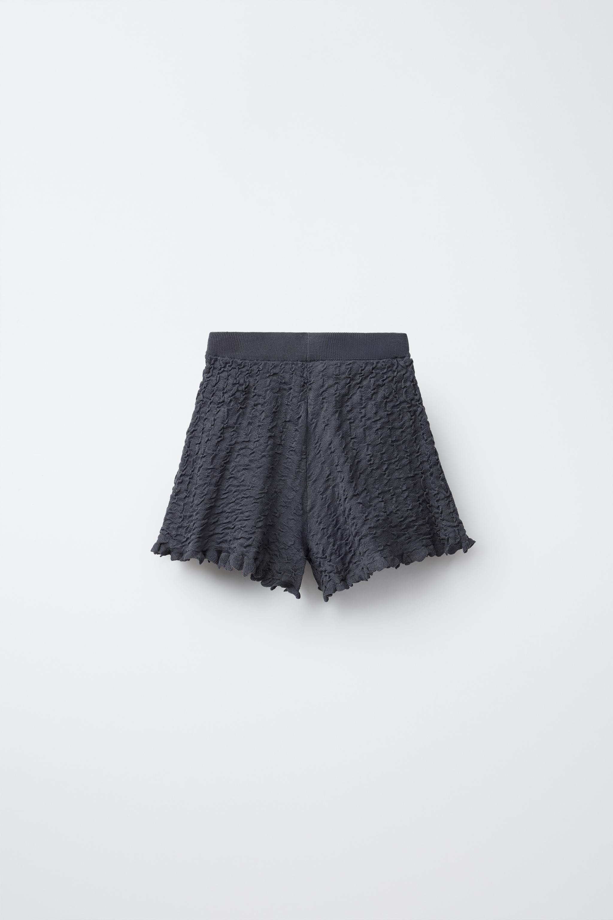 TEXTURED KNIT SHORTS