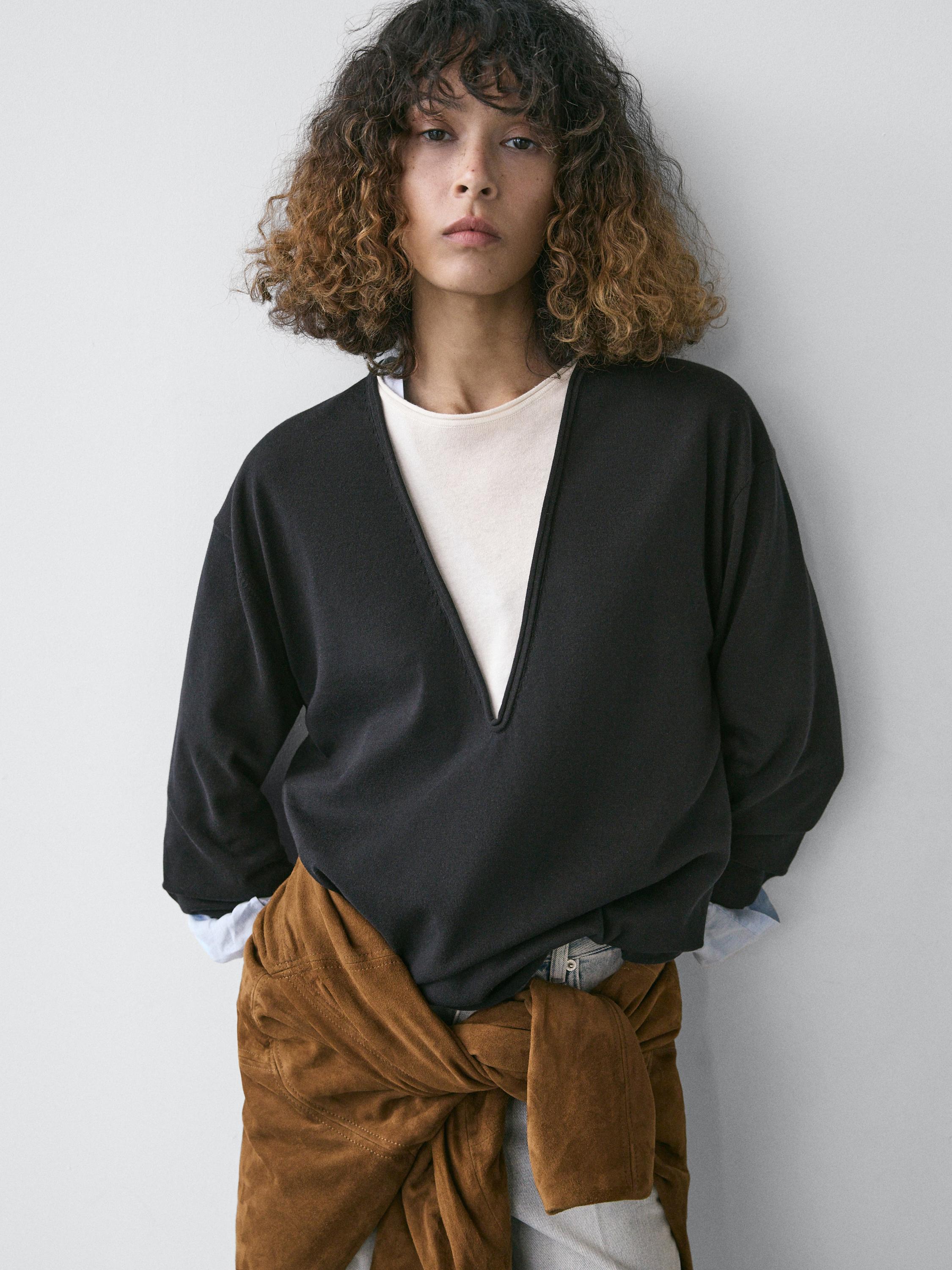 Cotton blend knit sweater with contrast fabric — Navy blue