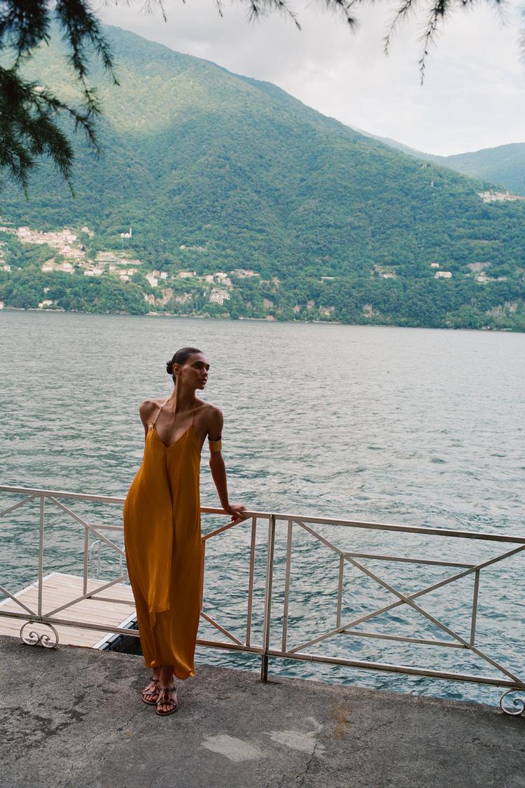 ROBE MIDI SATINÉE ORNEMENT Oranges ZARA France