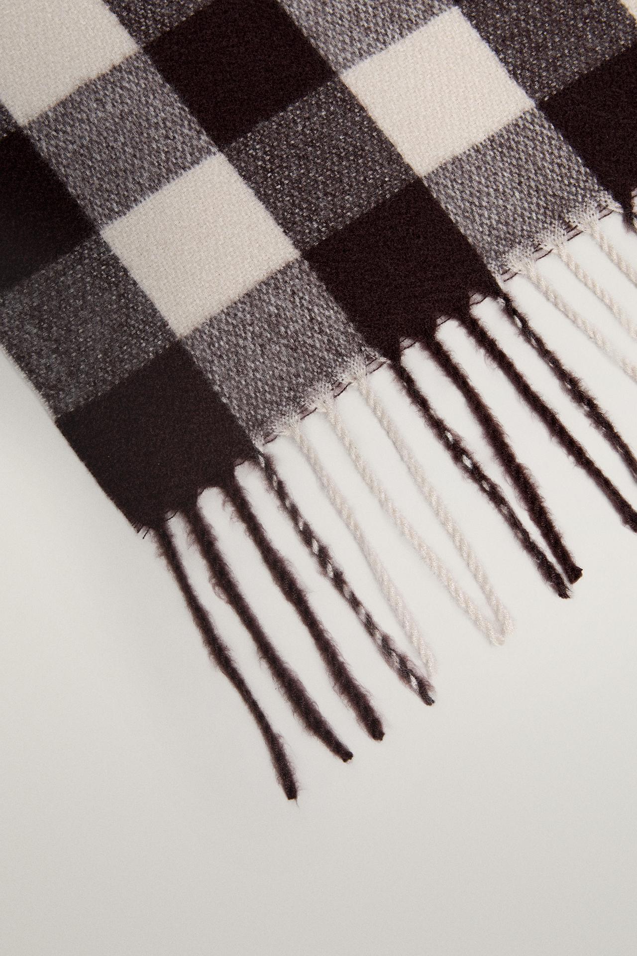CHECKED THROW WITH FRINGING — Brown