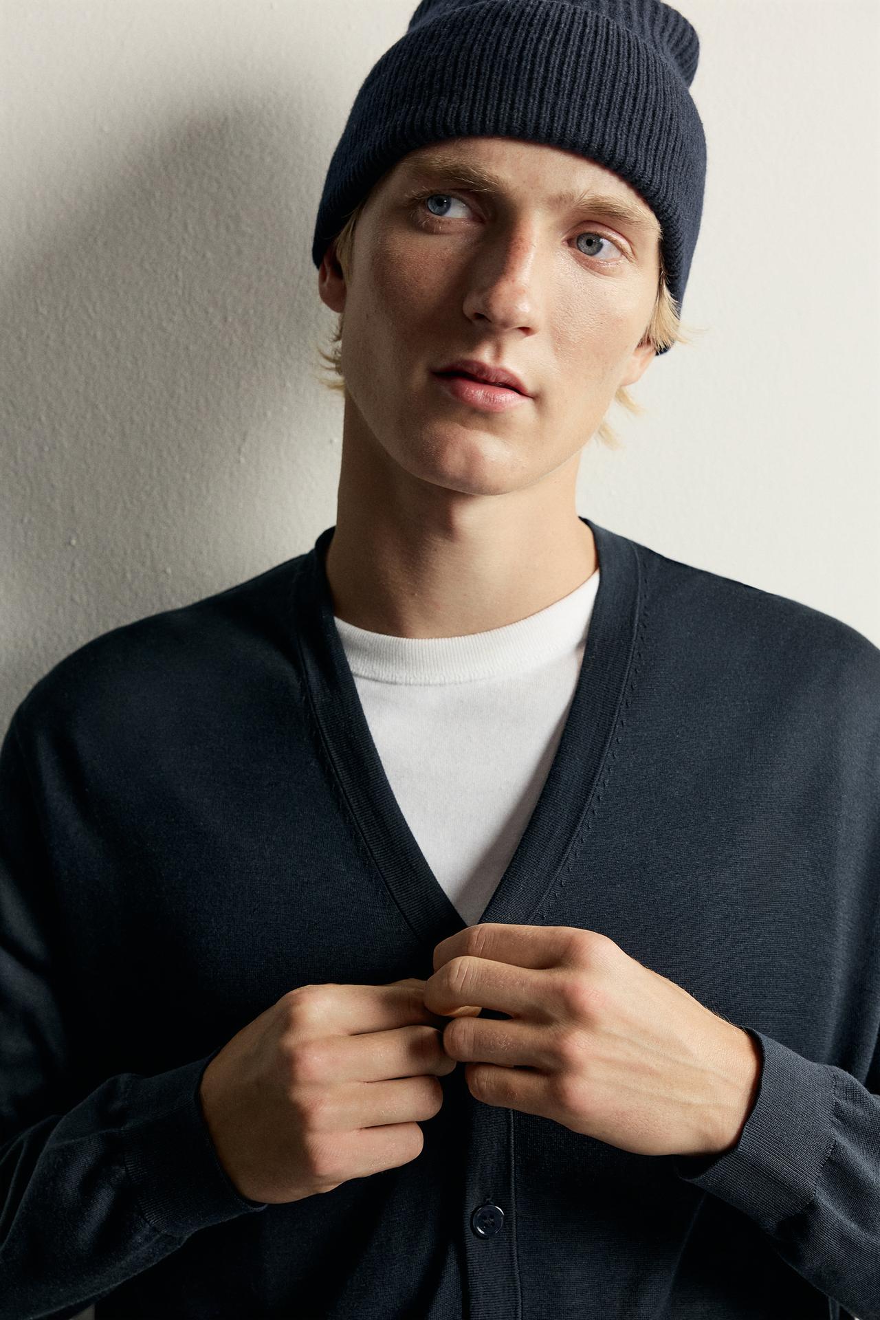 100% WOOL KNIT BEANIE — Dark navy