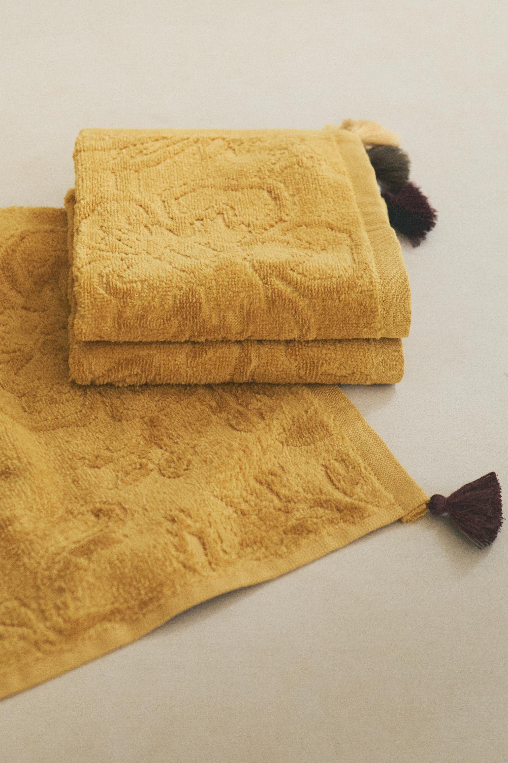 LOT SERVIETTES INVITÉS POMPONS (LOT DE 3)