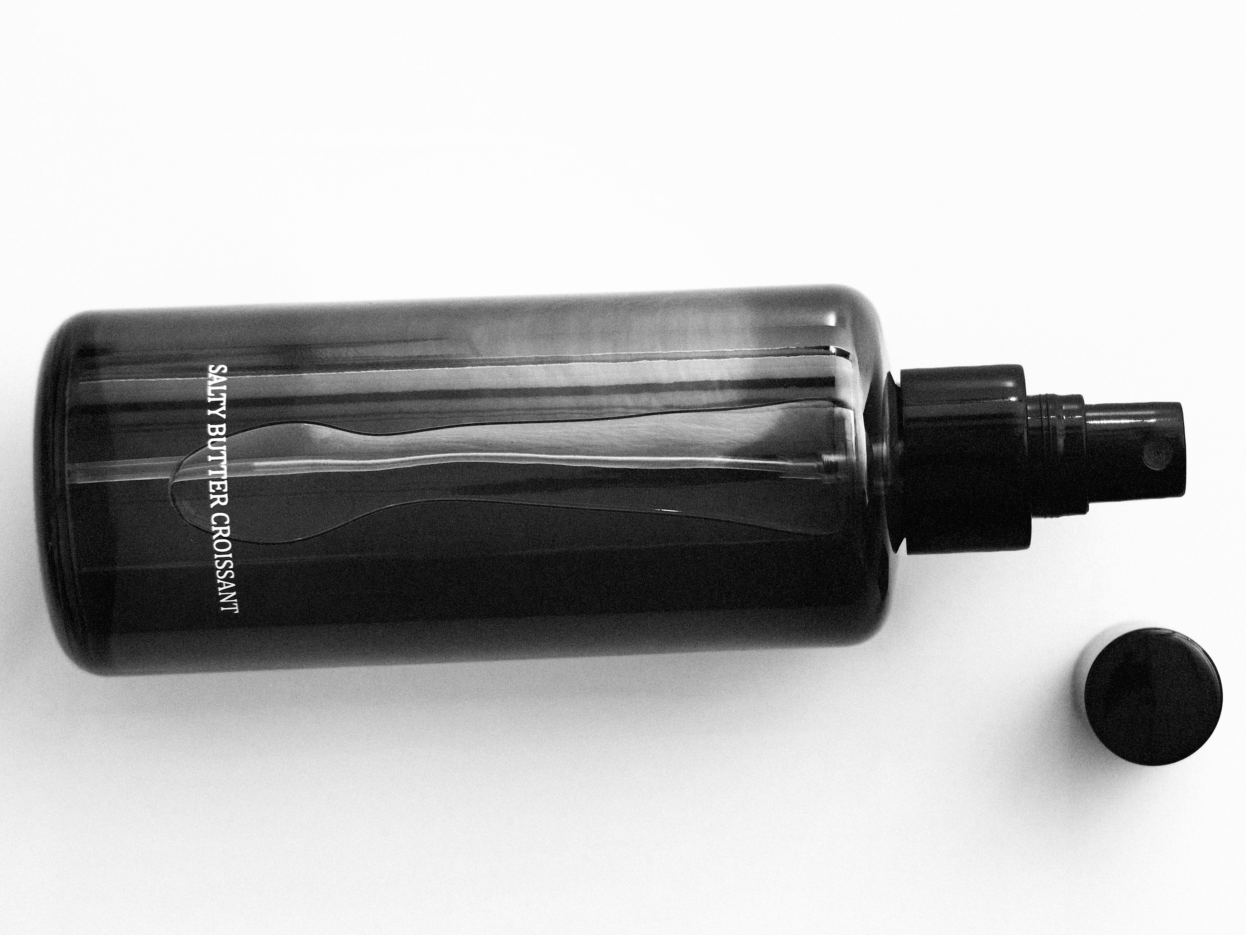 (200 ML) SALTY BUTTER CROISSANT AIR FRESHENER SPRAY — TYEAMARILLO