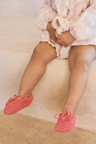 CHAUSSONS EN MAILLE DE COTON ÉDITION LIMITÉE - Corail foncé de Zara