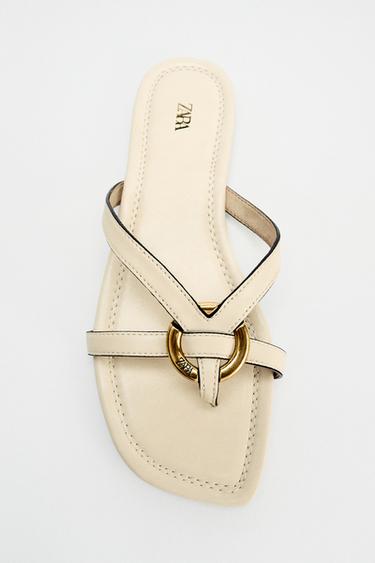 Zara FLAT SANDALS WITH METALLIC APPLIQUÉ - White