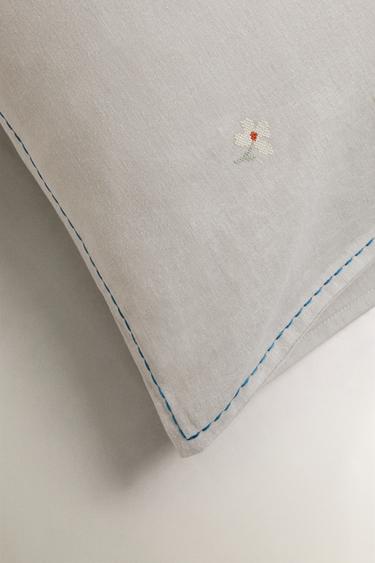 HOUSSE DE COUETTE ENFANT FLEURS ET RAYURES - Grisâtre de Zara - Image 3