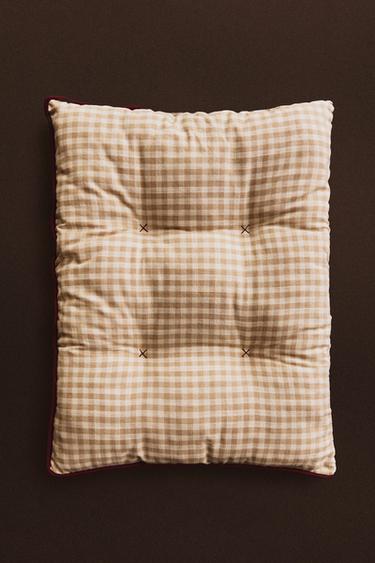 CHECK PET FLOOR CUSHION WITH PIPING - Light beige by Zara