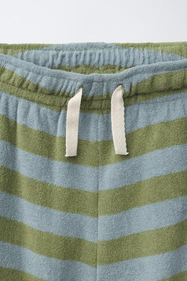 ENSEMBLE T-SHIRT ET BERMUDA À RAYURES EFFET ÉPONGE - divers de Zara - Image 6