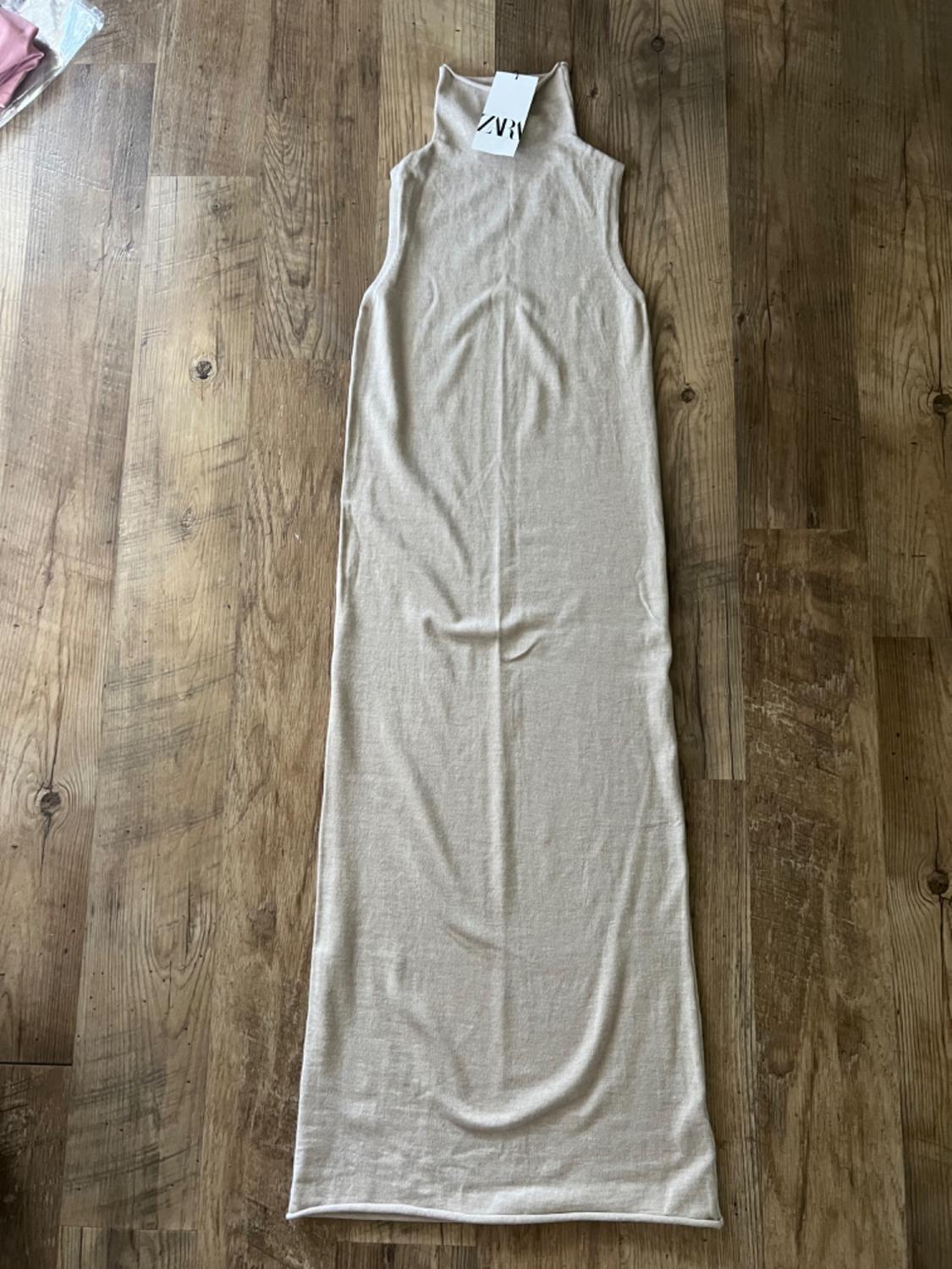 KNIT MIDI DRESS