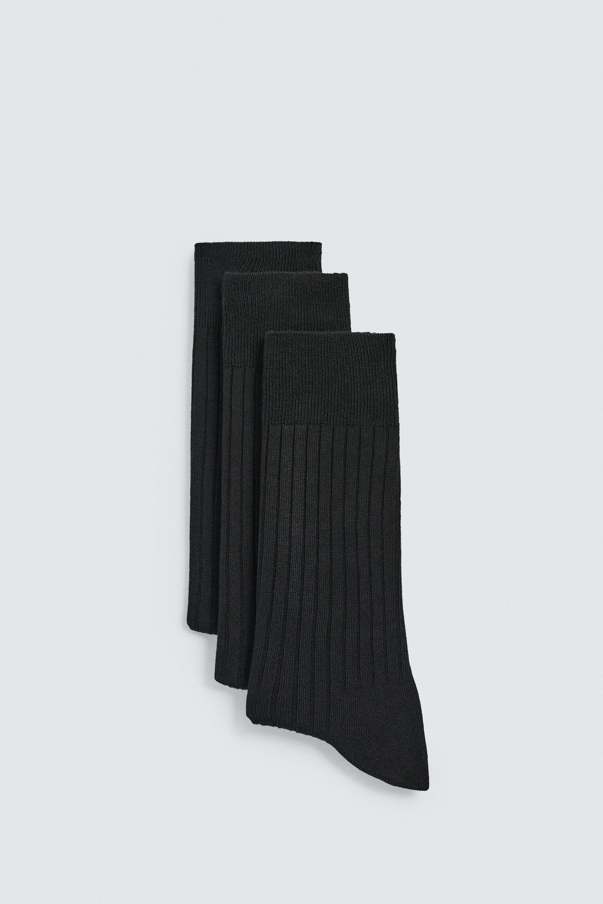 THREE-PACK OF RIBBED SOCKS