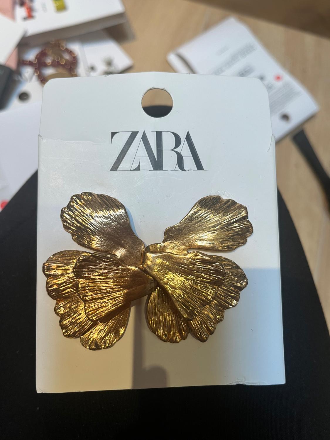 PACK OF EARRINGS