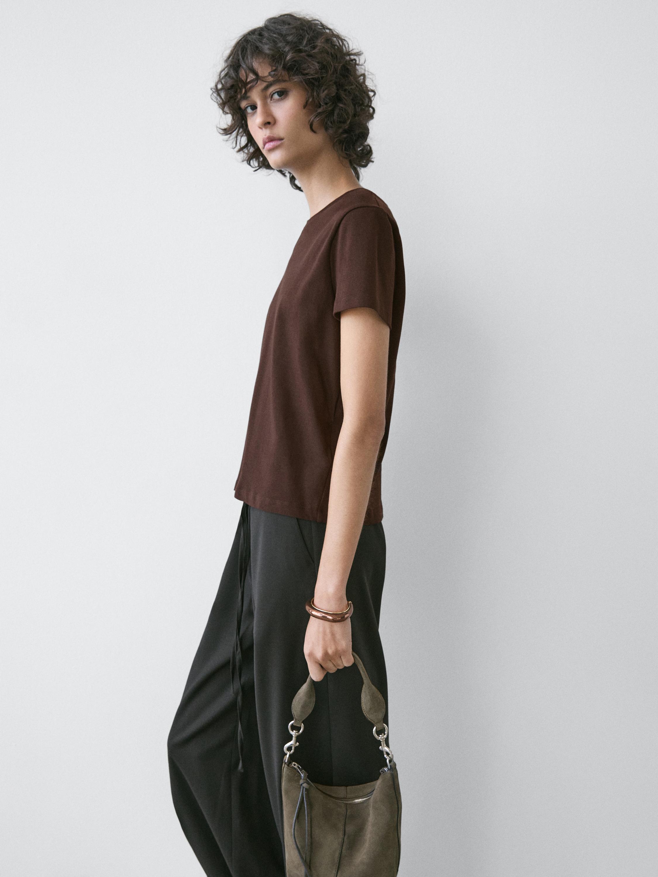 100% cotton T-shirt with seam detail