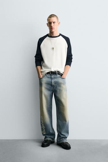 JEANS RELAXED FIT BORDADO NFL MIAMI DOLPHINS - Azul medio de Zara - Imaxe 0