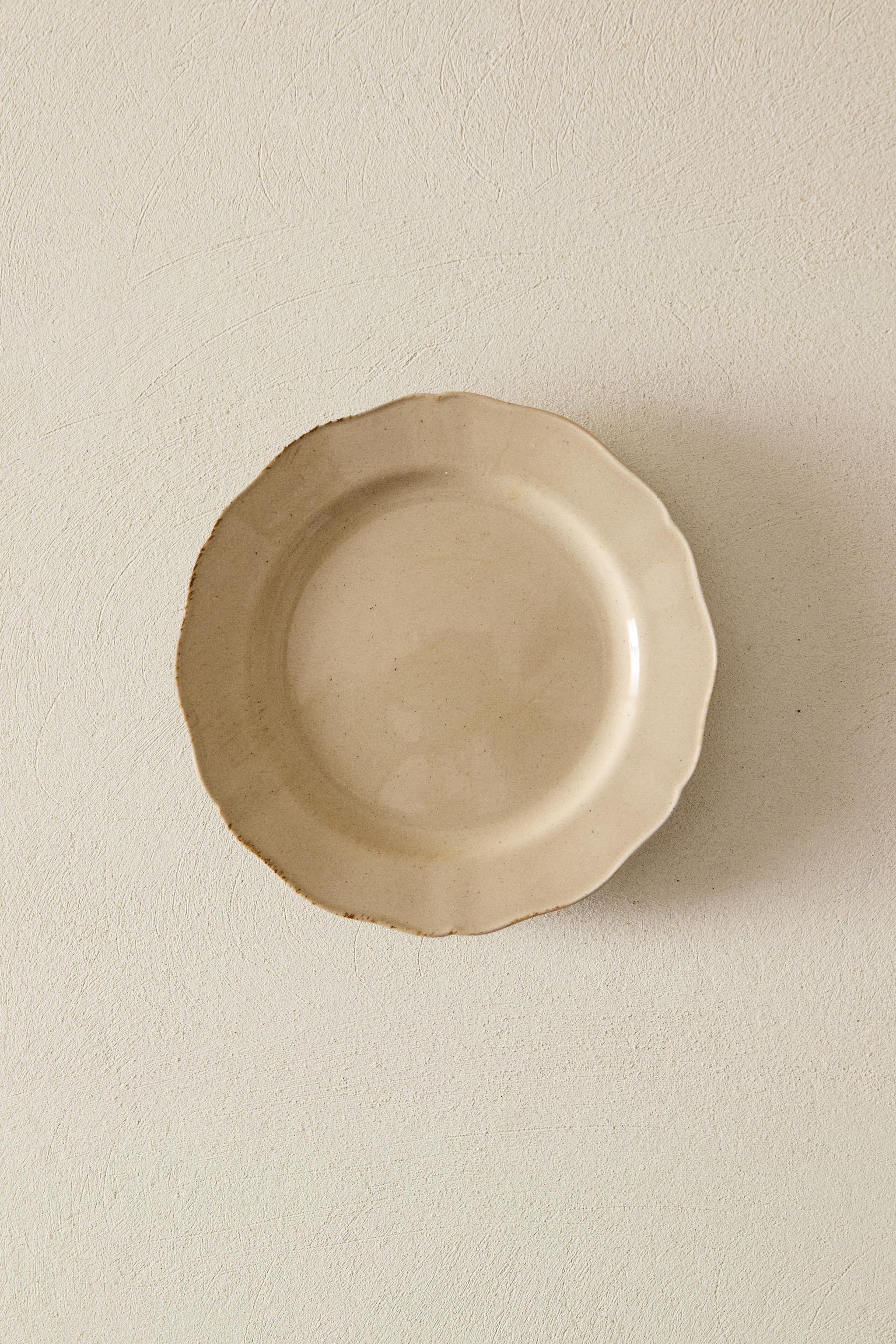 STONEWARE DESSERT PLATE
