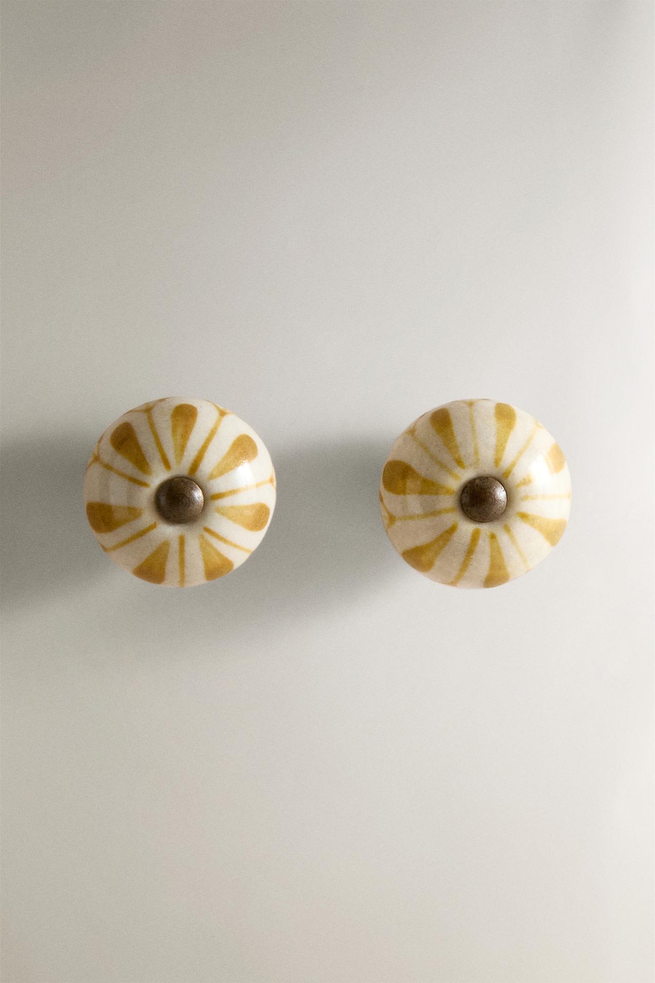 CERAMIC FLOWER KNOB PACK (PACK OF 2) — Mustard