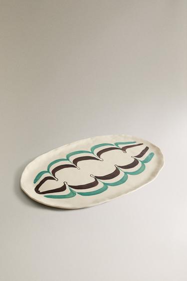 PLAT CÉRAMIQUE PEINT X COLLAGERIE - Vert / Écru de Zara - Image 1