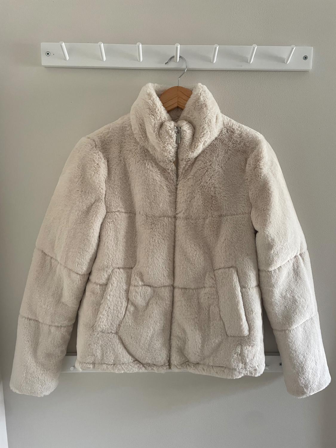 TEXTURED PUFFER JACKET