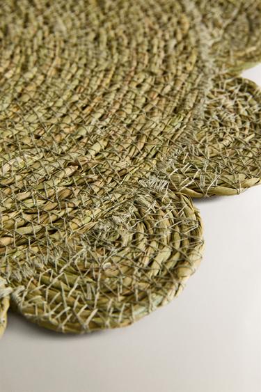 FLOWER RATTAN PLACEMAT - Greenish by Zara