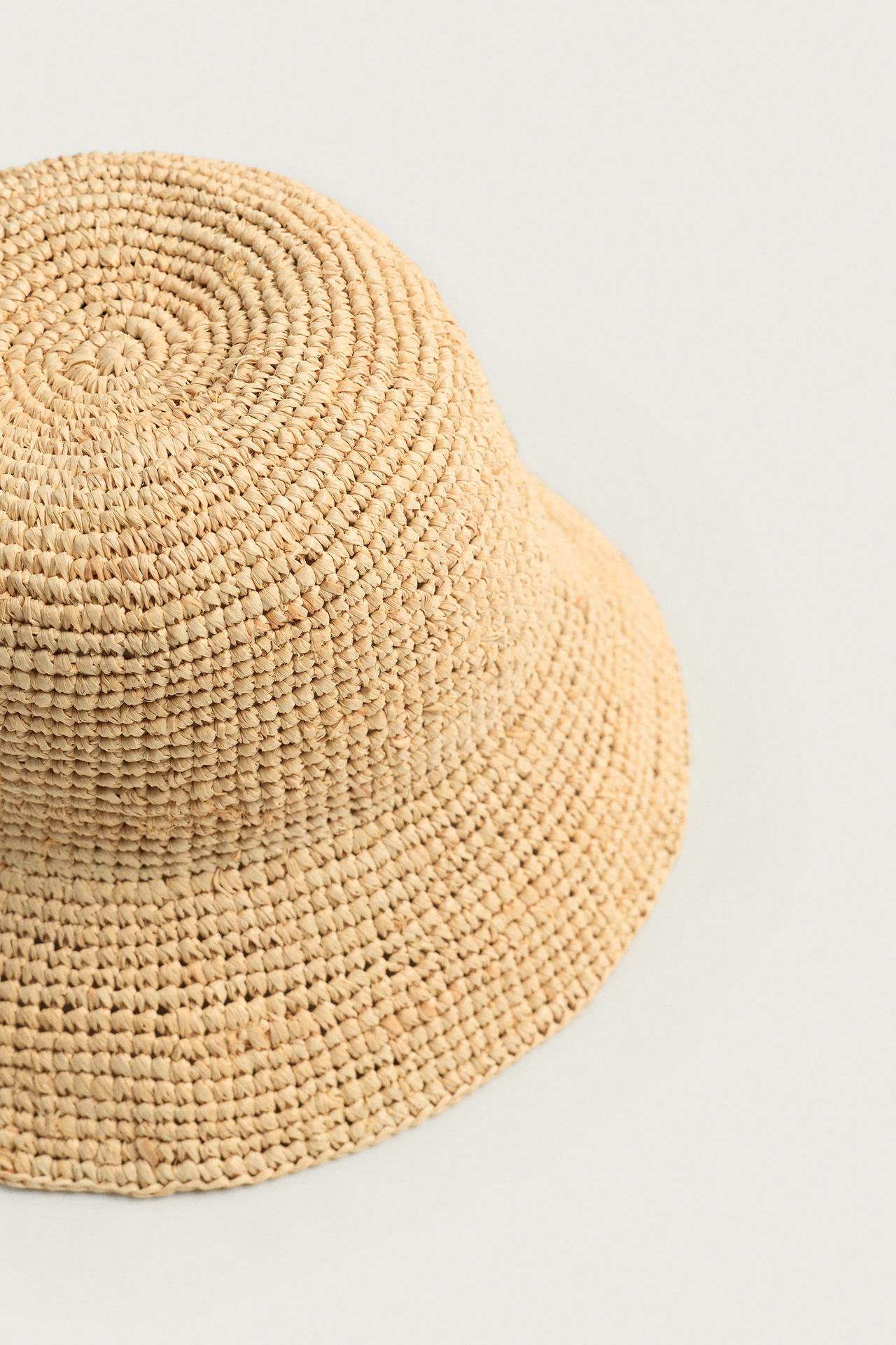 RAFFIA BUCKET HAT — Light beige