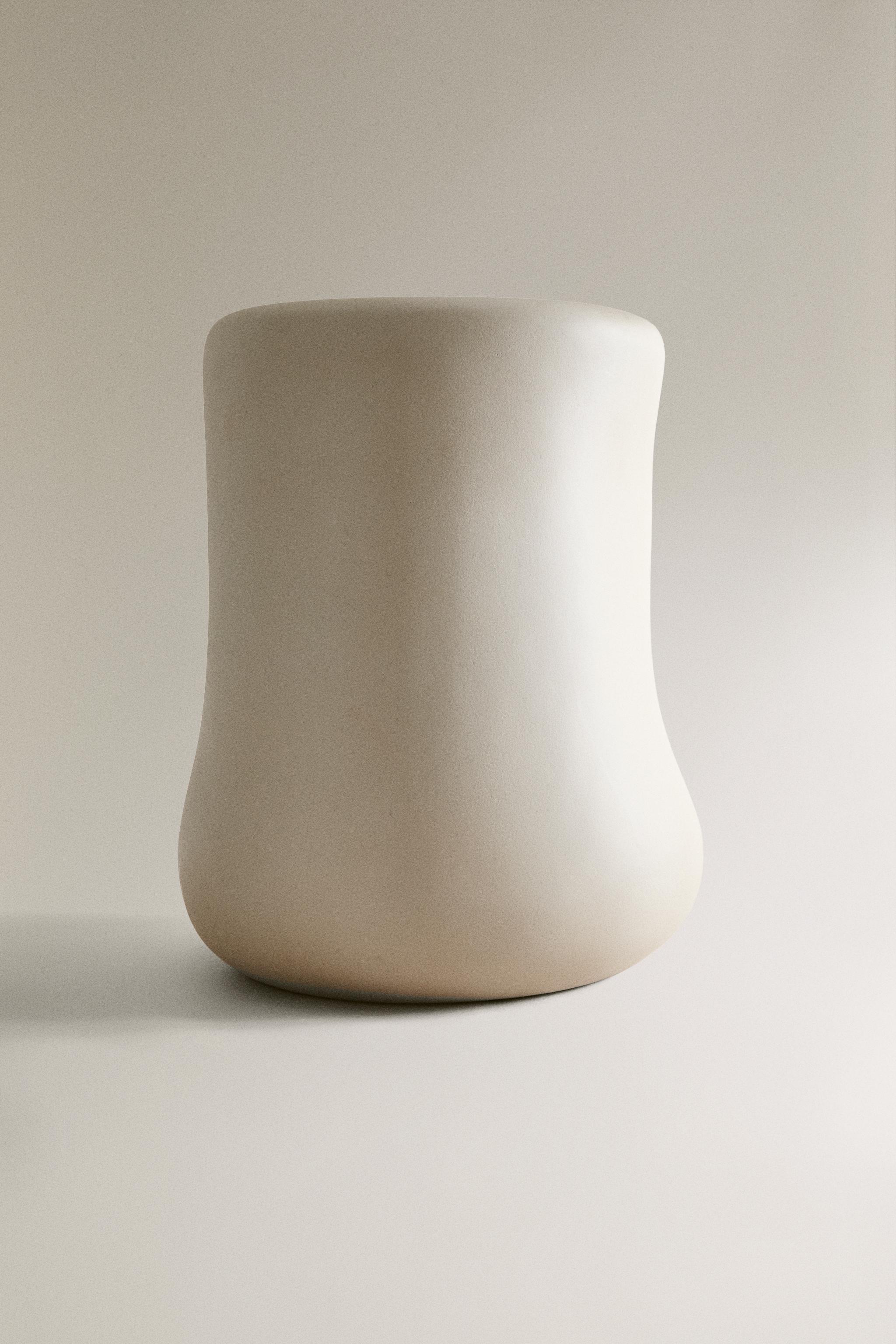 PAPIER-MÂCHÉ SIDE TABLE