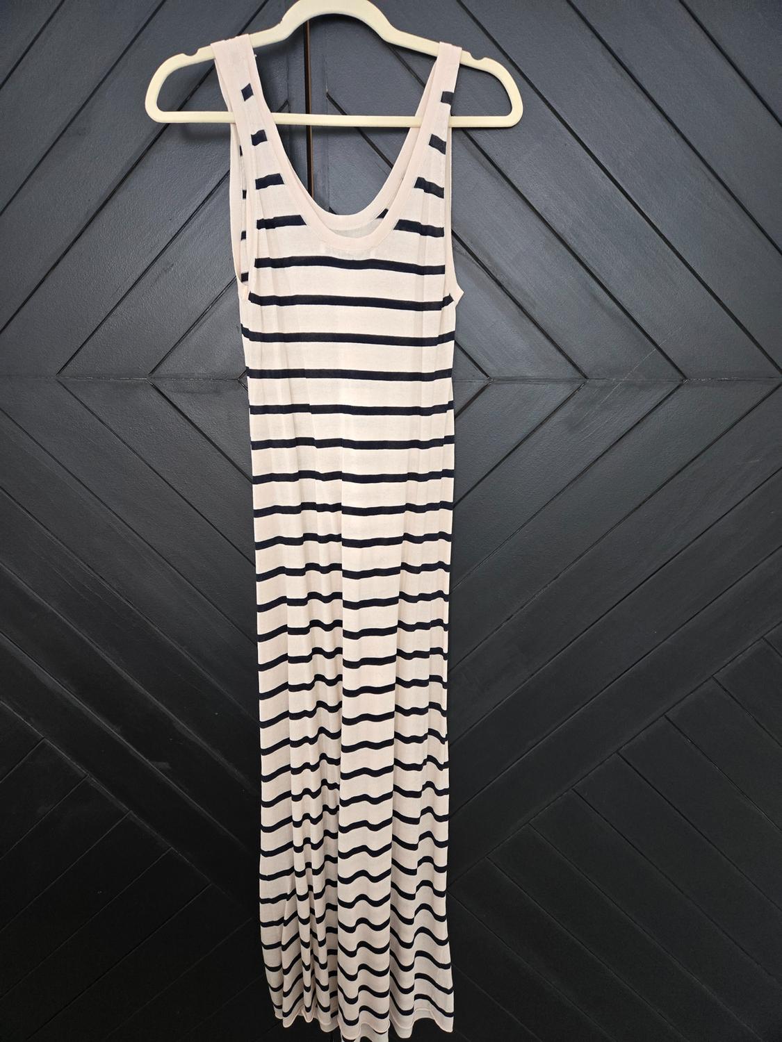 LONG STRIPED KNIT DRESS