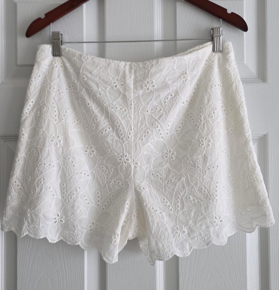 EMBROIDERED EYELET SHORTS - Image 2