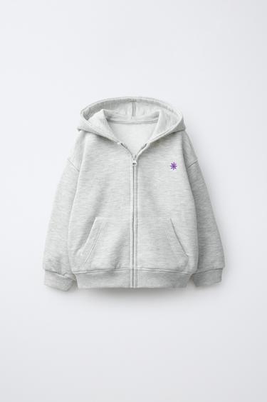 BLUZË HOODIE ME KAPUÇ, ZINXHIR DHE QËNDISJE - Gri me cirka nga Zara