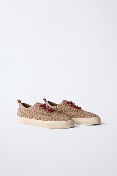 ANIMAL PRINT CANVAS SNEAKERS — Brown 2